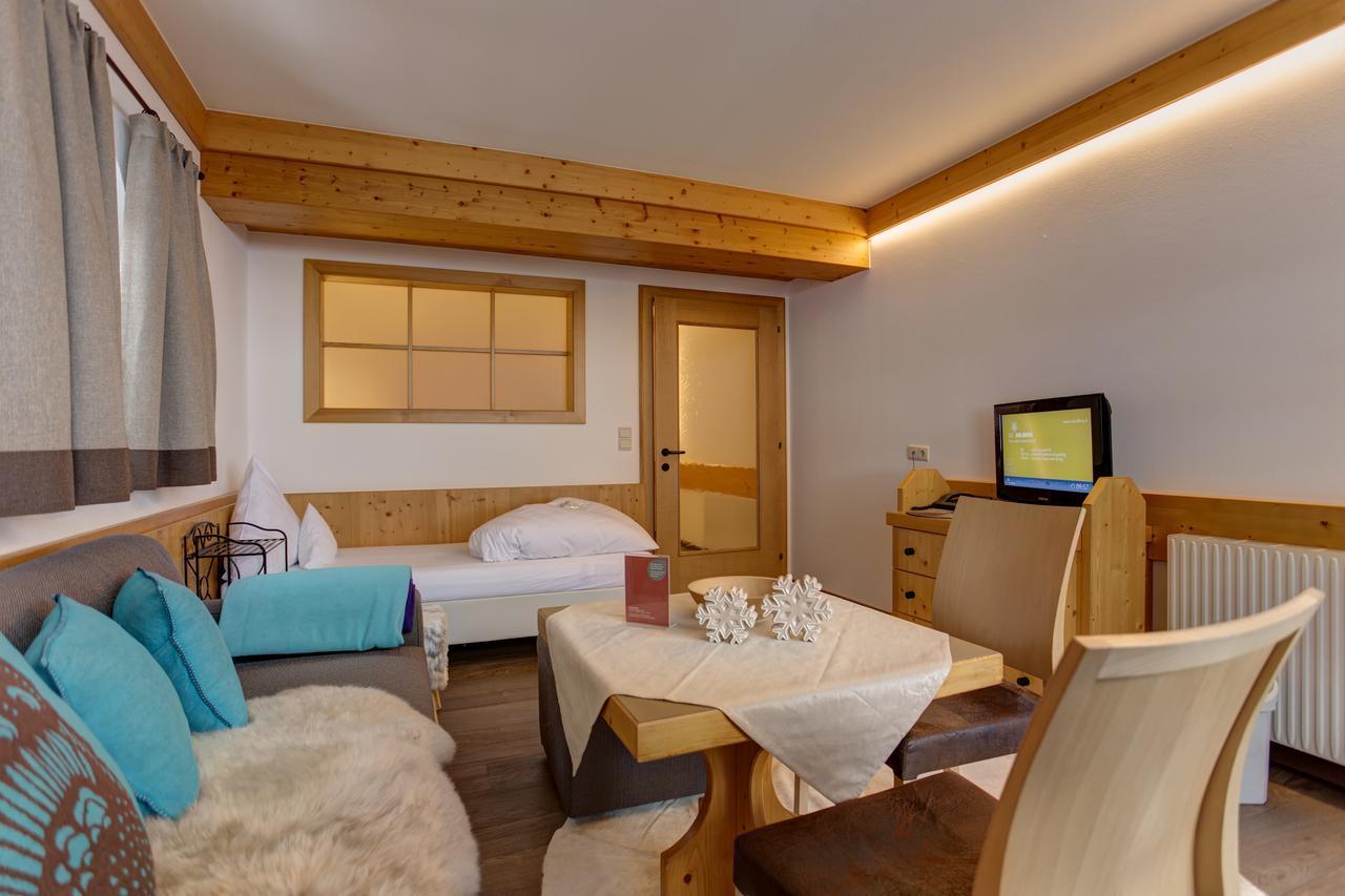 Am Dorfplatz Suites - Adults Only St. Anton am Arlberg Eksteriør bilde